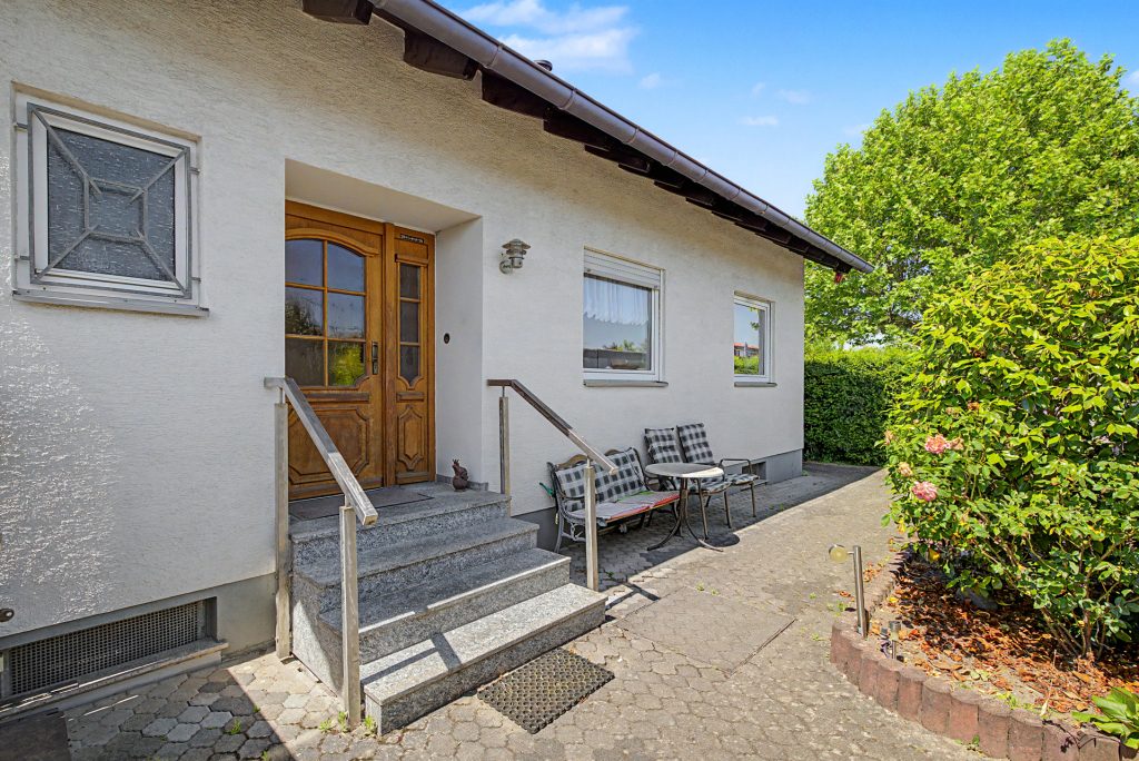 HUST Immobilien GmbH & Co. KG - Immobilienangebot - Eggenstein-Leopoldshafen - Alle - Einfamilienhaus mit Garten, Garage & viel Potenzial in Eggenstein-Leopoldshafen