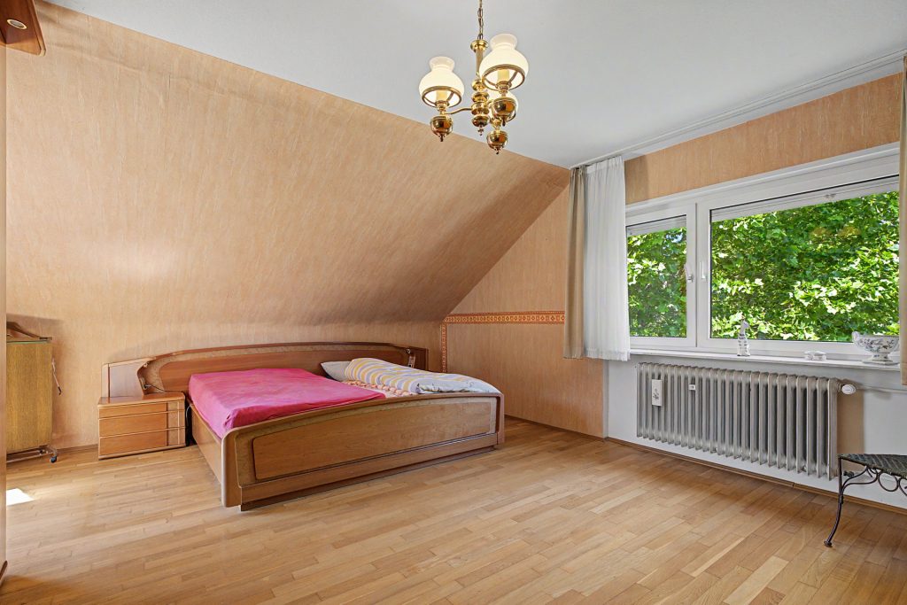 HUST Immobilien GmbH & Co. KG - Immobilienangebot - Eggenstein-Leopoldshafen - Alle - Einfamilienhaus mit Garten, Garage & viel Potenzial in Eggenstein-Leopoldshafen