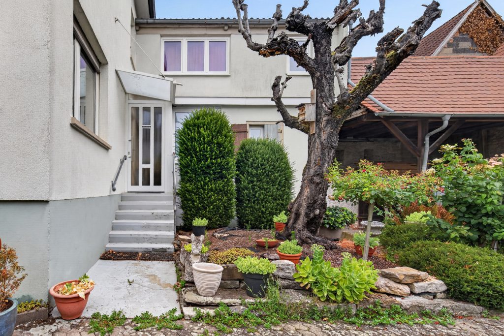 HUST Immobilien GmbH & Co. KG - Immobilienangebot - Bruchsal / Büchenau - Häuser - Ein Haus, das mitwächst - Wohnhaus mit Scheune und Baureserve in Bruchsal-Büchenau