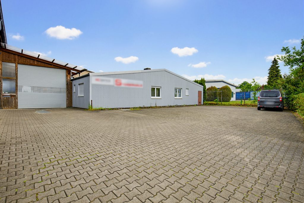 HUST Immobilien GmbH & Co. KG - Immobilienangebot - Karlsbad / Ittersbach - Alle - Zukunftssicheres Gewerbe-Investment: Hallenkomplex mit flexiblen Nutzungsperspektiven