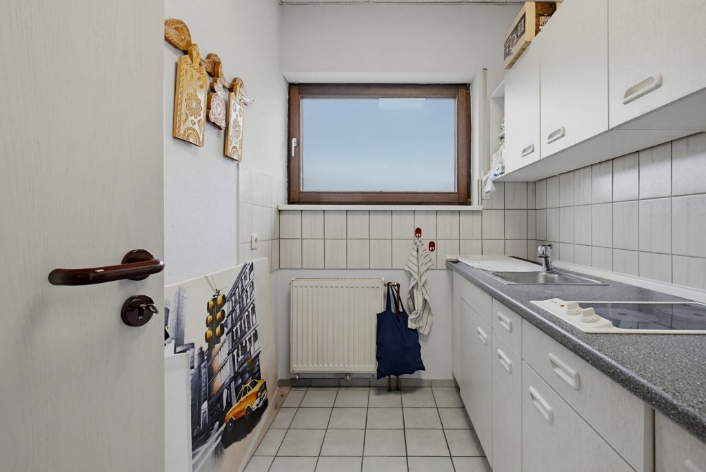 HUST Immobilien GmbH & Co. KG - Immobilienangebot - Karlsbad / Ittersbach - Alle - Zukunftssicheres Gewerbe-Investment: Hallenkomplex mit flexiblen Nutzungsperspektiven