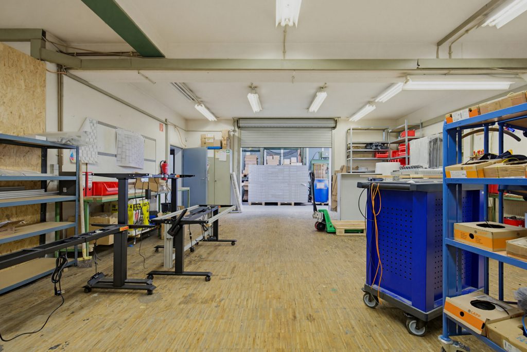 HUST Immobilien GmbH & Co. KG - Immobilienangebot - Karlsbad / Ittersbach - Alle - Zukunftssicheres Gewerbe-Investment: Hallenkomplex mit flexiblen Nutzungsperspektiven
