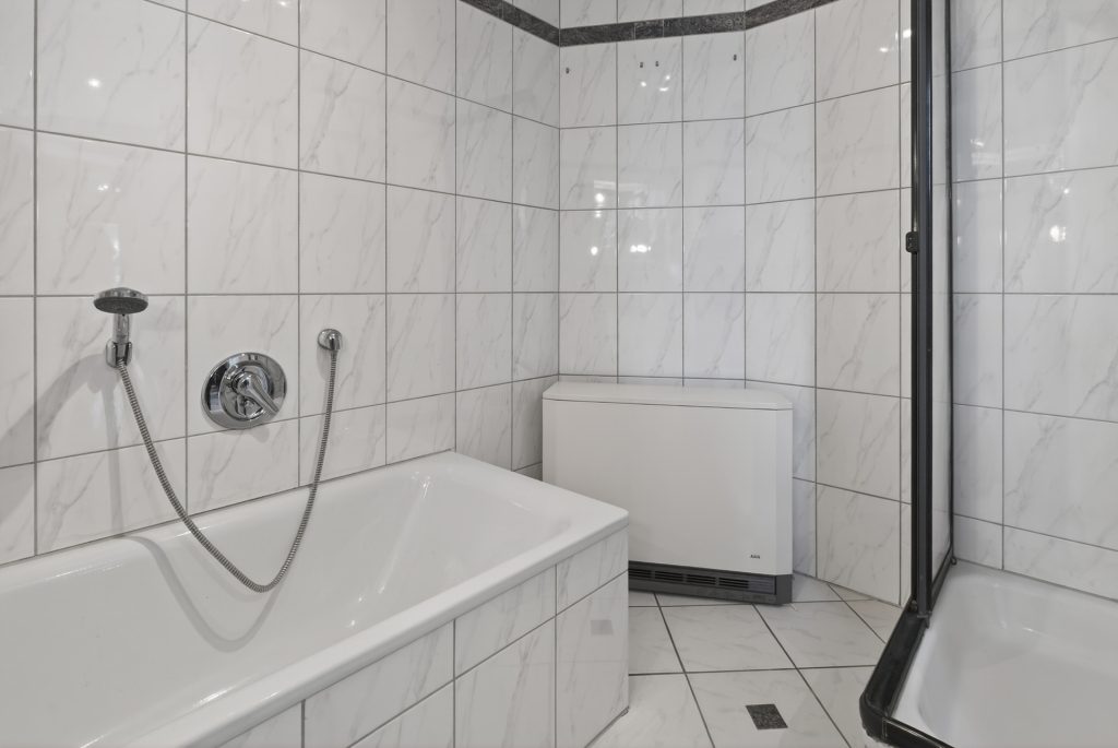 HUST Immobilien GmbH & Co. KG - Immobilienangebot - Neuburg am Rhein - Alle - Sanierungsjuwel für Familien: Viel Platz, viel Grün, viele Möglichkeiten in Neuburg am Rhein