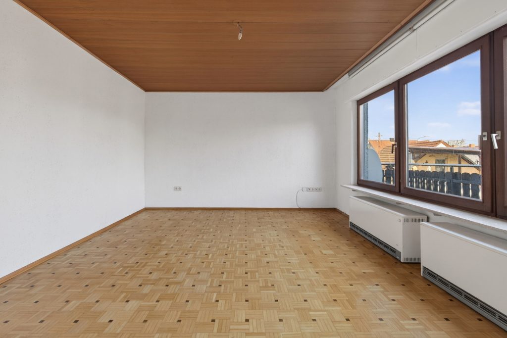 HUST Immobilien GmbH & Co. KG - Immobilienangebot - Neuburg am Rhein - Alle - Sanierungsjuwel für Familien: Viel Platz, viel Grün, viele Möglichkeiten in Neuburg am Rhein