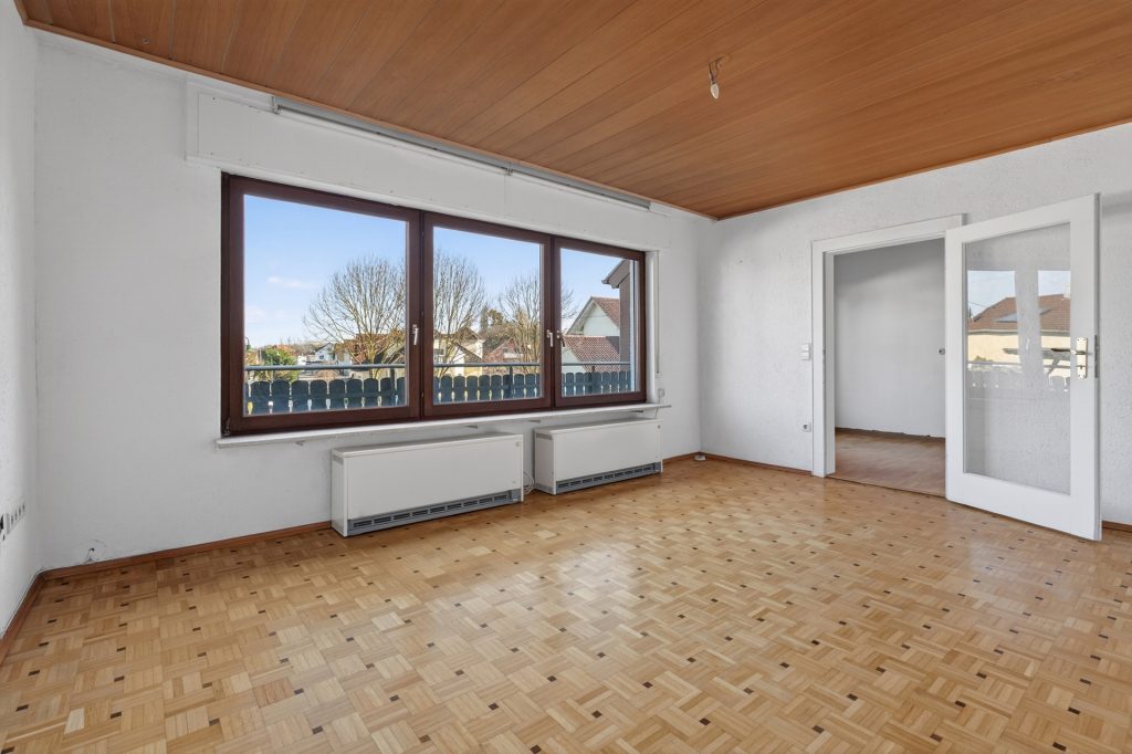 HUST Immobilien GmbH & Co. KG - Immobilienangebot - Neuburg am Rhein - Alle - Sanierungsjuwel für Familien: Viel Platz, viel Grün, viele Möglichkeiten in Neuburg am Rhein