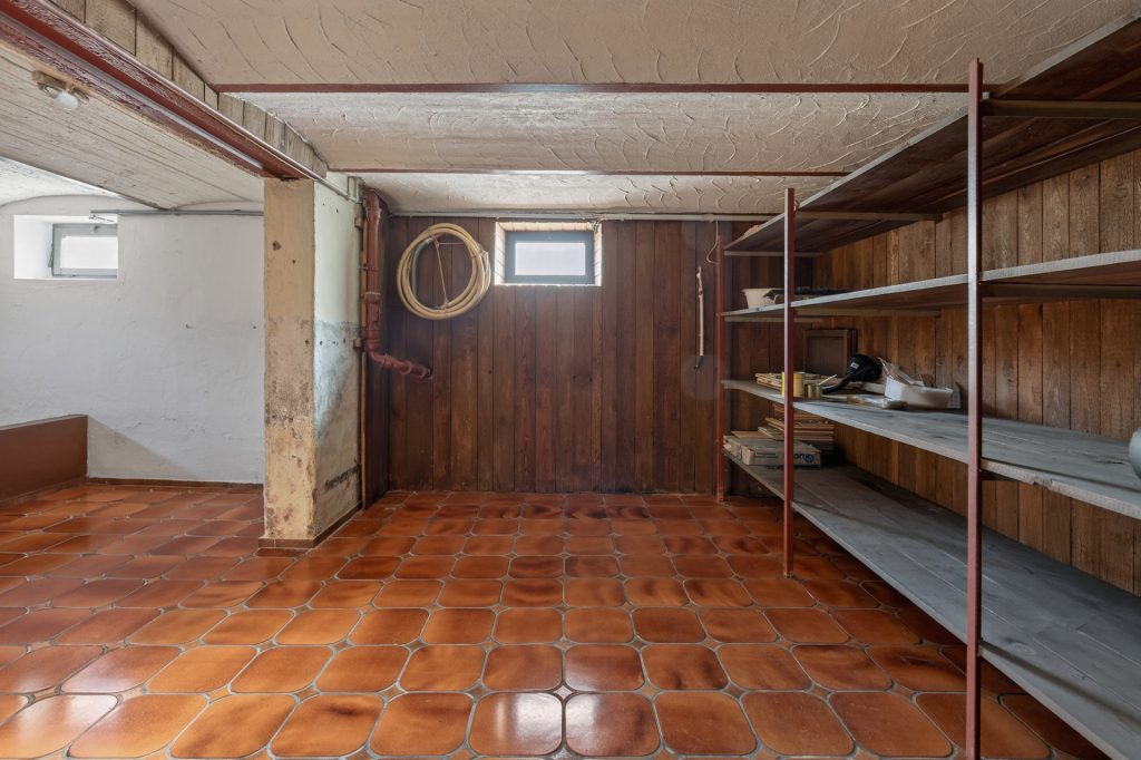 HUST Immobilien GmbH & Co. KG - Immobilienangebot - Neuburg am Rhein - Alle - Sanierungsjuwel für Familien: Viel Platz, viel Grün, viele Möglichkeiten in Neuburg am Rhein