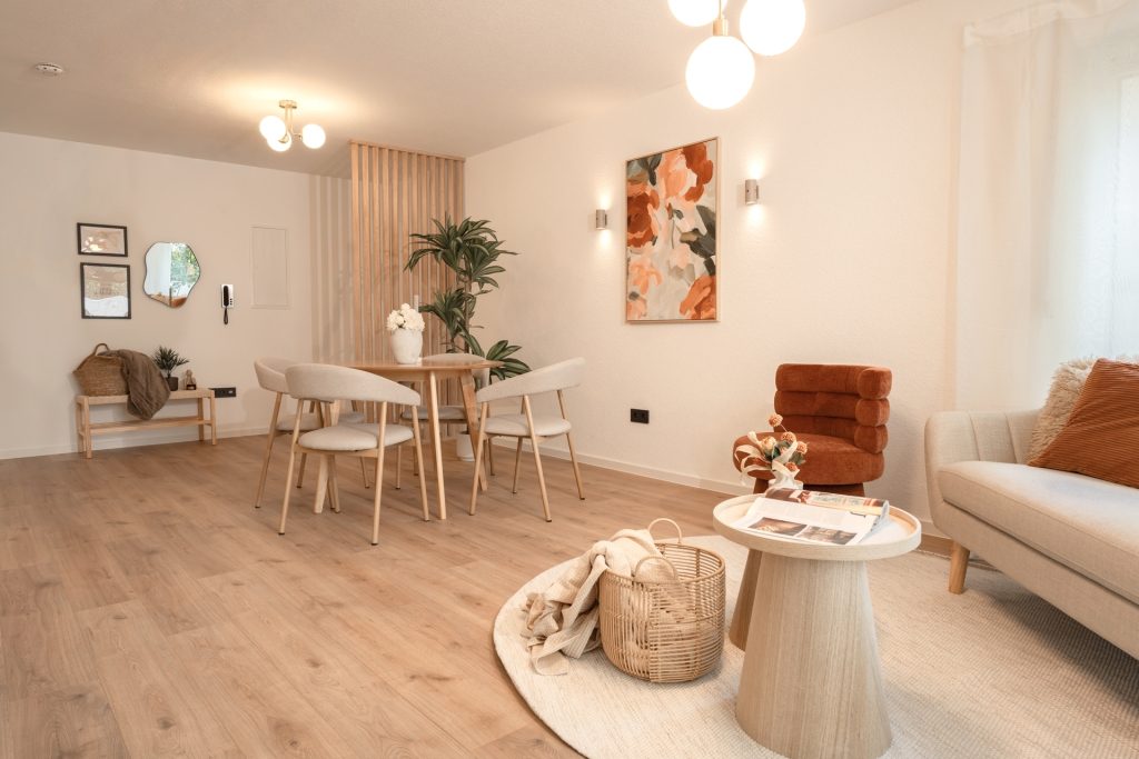 HUST Immobilien GmbH & Co. KG - Immobilienangebot - Schorndorf - Alle - Provisionsfrei! Renovierte 2-Zimmer-Wohnung mit Balkon, TG-Stellplatz & Kellerabteil