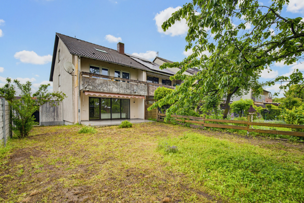HUST Immobilien GmbH & Co. KG - Immobilienangebot - Stutensee - Alle - Sanierungsbedürftiges Reihenendhaus mit Garten und viel Potenzial in Stutensee-Friedrichstal