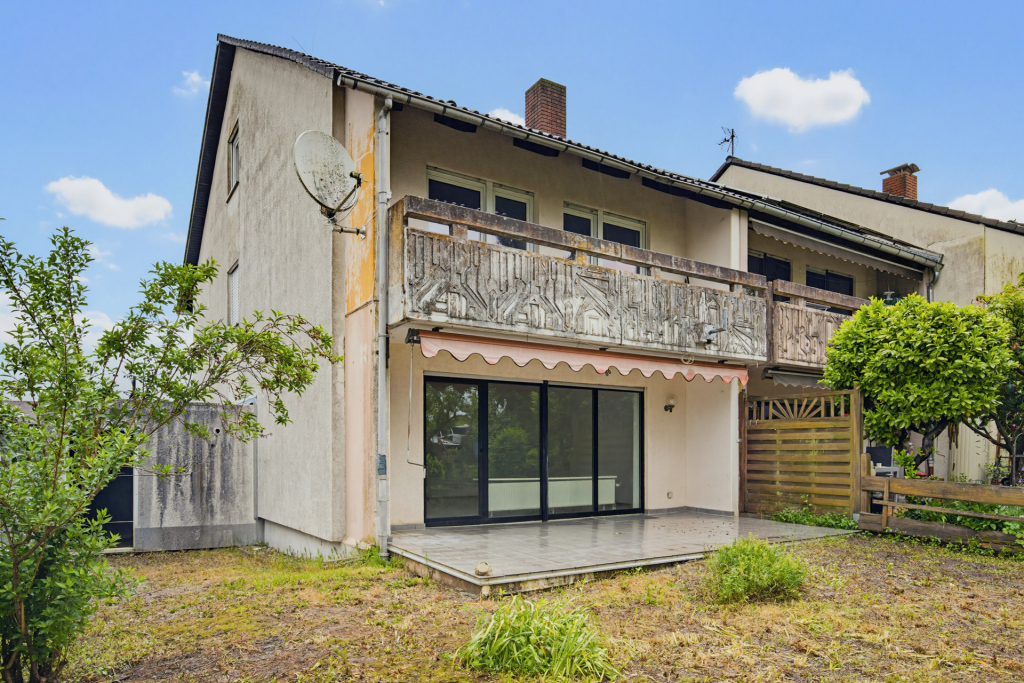 HUST Immobilien GmbH & Co. KG - Immobilienangebot - Stutensee - Alle - Sanierungsbedürftiges Reihenendhaus mit Garten und viel Potenzial in Stutensee-Friedrichstal