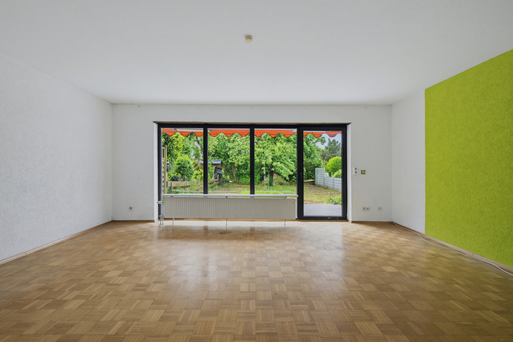HUST Immobilien GmbH & Co. KG - Immobilienangebot - Stutensee - Alle - Sanierungsbedürftiges Reihenendhaus mit Garten und viel Potenzial in Stutensee-Friedrichstal