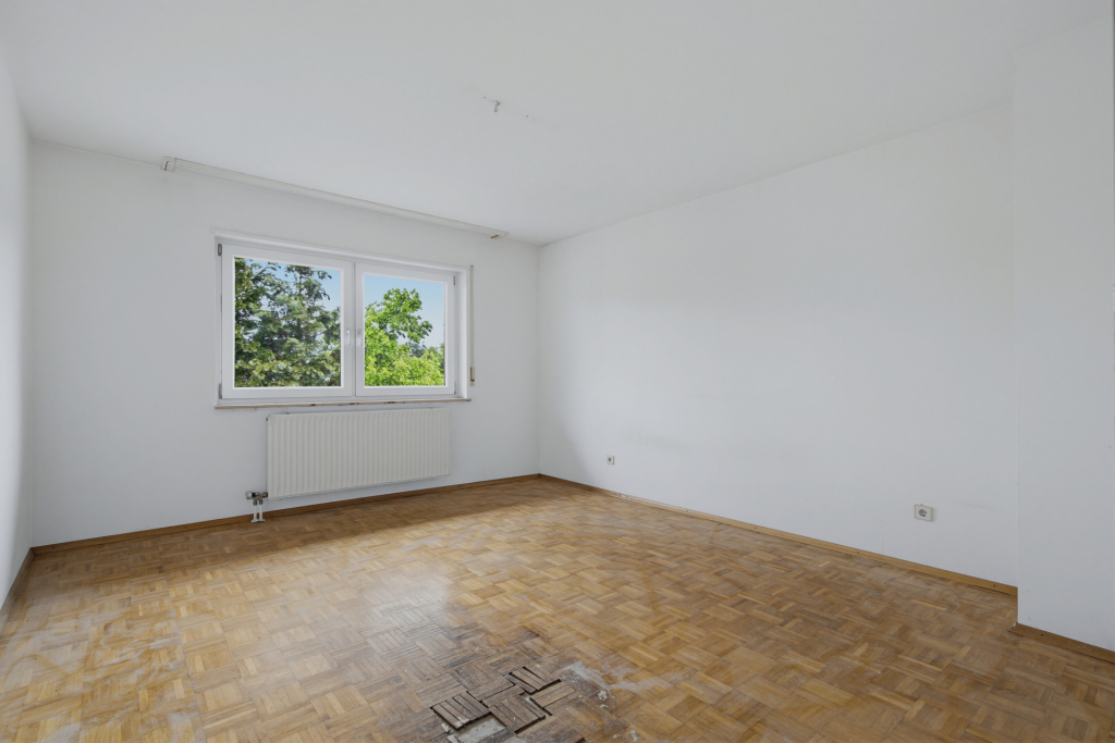 HUST Immobilien GmbH & Co. KG - Immobilienangebot - Stutensee - Alle - Sanierungsbedürftiges Reihenendhaus mit Garten und viel Potenzial in Stutensee-Friedrichstal