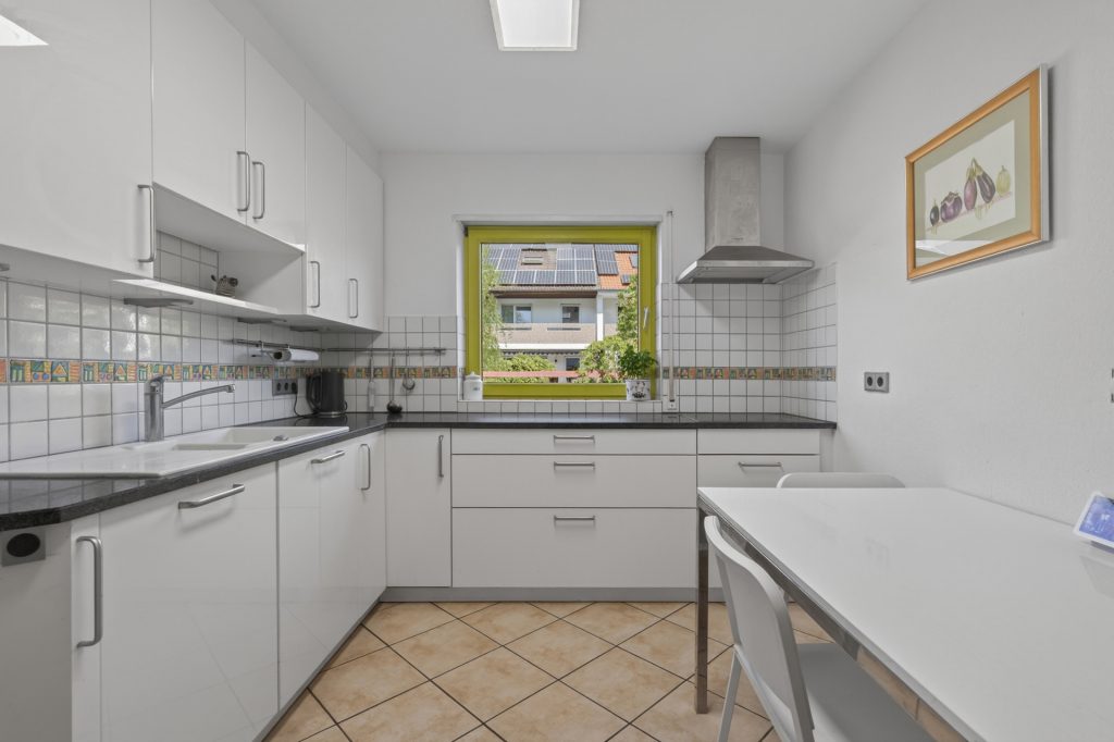 HUST Immobilien GmbH & Co. KG - Immobilienangebot - Stutensee / Spöck - Alle - Raum für die ganze Familie – gepflegtes Reihenmittelhaus mit Garten und Garage in Stutensee-Spöck