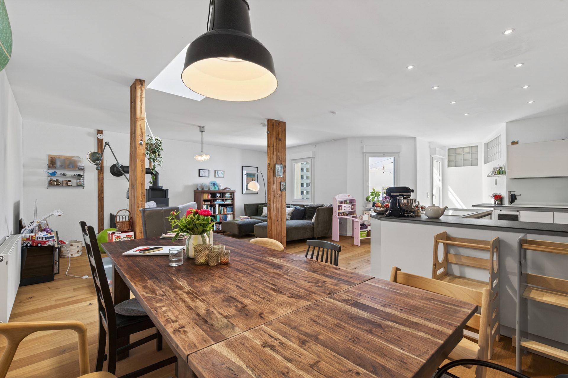 HUST Immobilien GmbH & Co. KG - Immobilienangebot - Karlsruhe - Alle - Altbau trifft Moderne - attraktive 4-Zimmer-Wohnung in denkmalgeschütztem Haus in zentraler Lage
