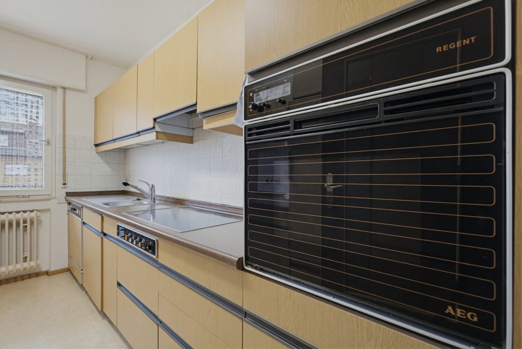 HUST Immobilien GmbH & Co. KG - Immobilienangebot - Stutensee / Blankenloch - Alle - Großzügige 3-Zimmer-Wohnung in Stutensee mit Balkon & Garage – Ihr Gestaltungspotenzial!
