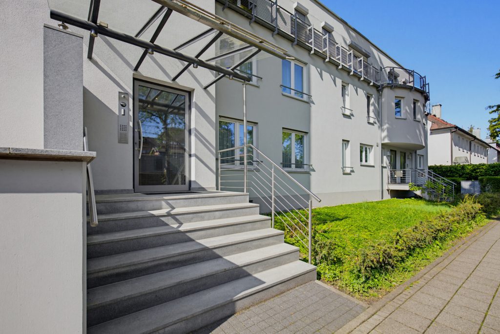 HUST Immobilien GmbH & Co. KG - Immobilienangebot - Karlsruhe - Alle - Exklusives Wohnen auf 176 m² – Penthouse mit 2 Terrassen, Kamin und neuer Einbauküche