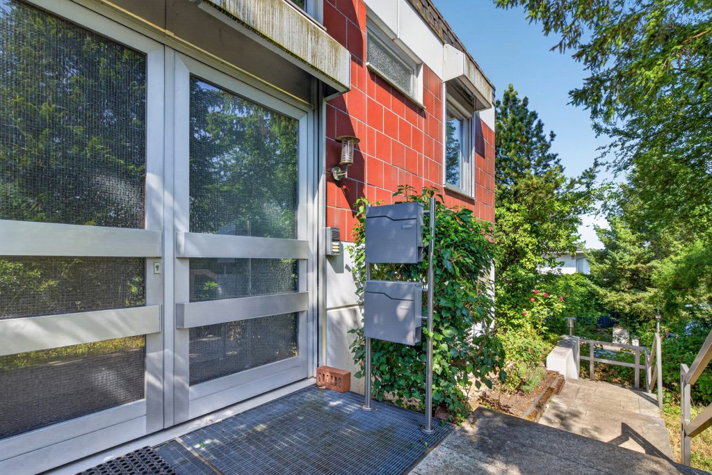 HUST Immobilien GmbH & Co. KG - Immobilienangebot - Karlsruhe / Durlach - Alle - Wohnen am Geigersberg - Charaktervolles Einfamilienhaus mit Einliegerwohnung, Garten & Doppelgarage