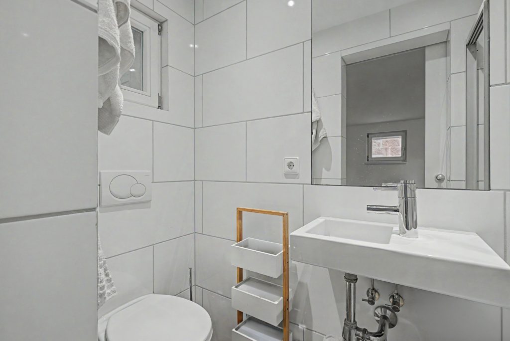 HUST Immobilien GmbH & Co. KG - Immobilienangebot - Karlsruhe-Durlach - Alle - Erholung im Grünen – Liebevoll modernisiertes Wochenendhaus in Karlsruhe-Durlach