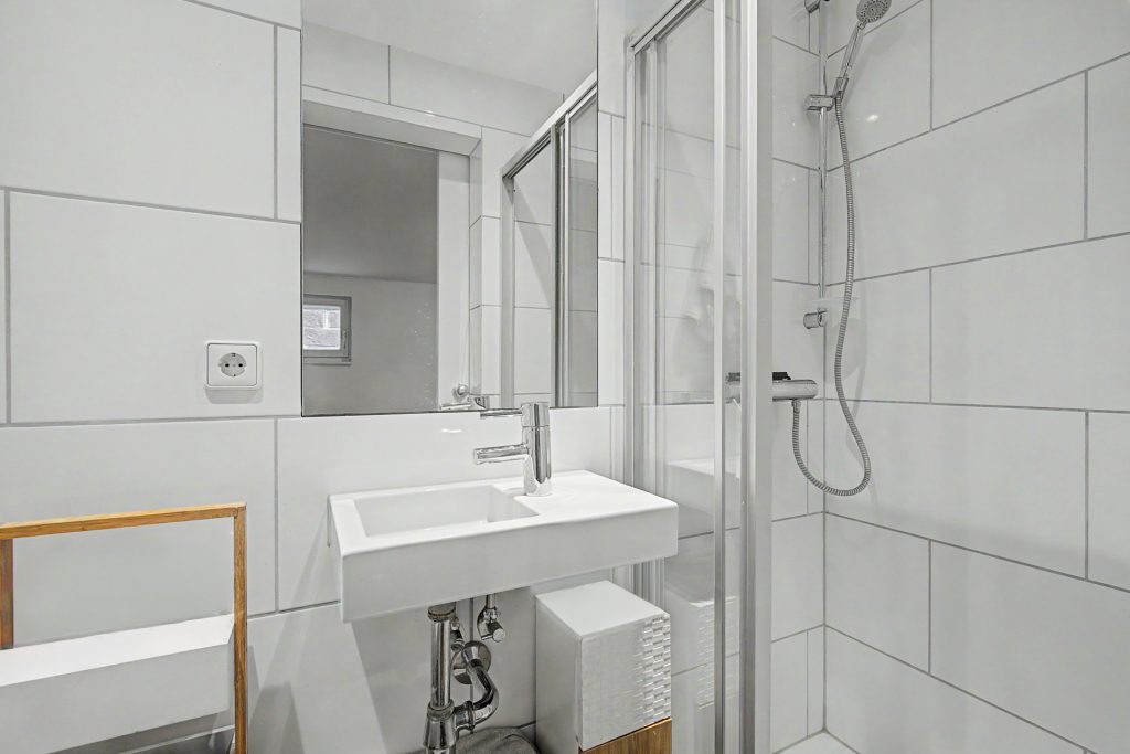 HUST Immobilien GmbH & Co. KG - Immobilienangebot - Karlsruhe-Durlach - Alle - Erholung im Grünen – Liebevoll modernisiertes Wochenendhaus in Karlsruhe-Durlach