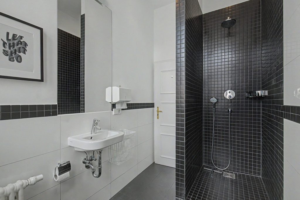 HUST Immobilien GmbH & Co. KG - Immobilienangebot - Karlsruhe / Weststadt - Alle - Außergewöhnliche Altbauwohnung mit mehr als 280 m² in der Karlsruher Weststadt
