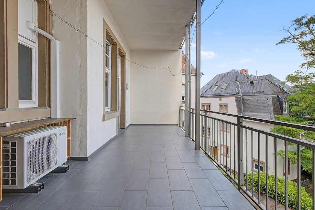 HUST Immobilien GmbH & Co. KG - Immobilienangebot - Karlsruhe / Weststadt - Alle - Außergewöhnliche Altbauwohnung mit mehr als 280 m² in der Karlsruher Weststadt