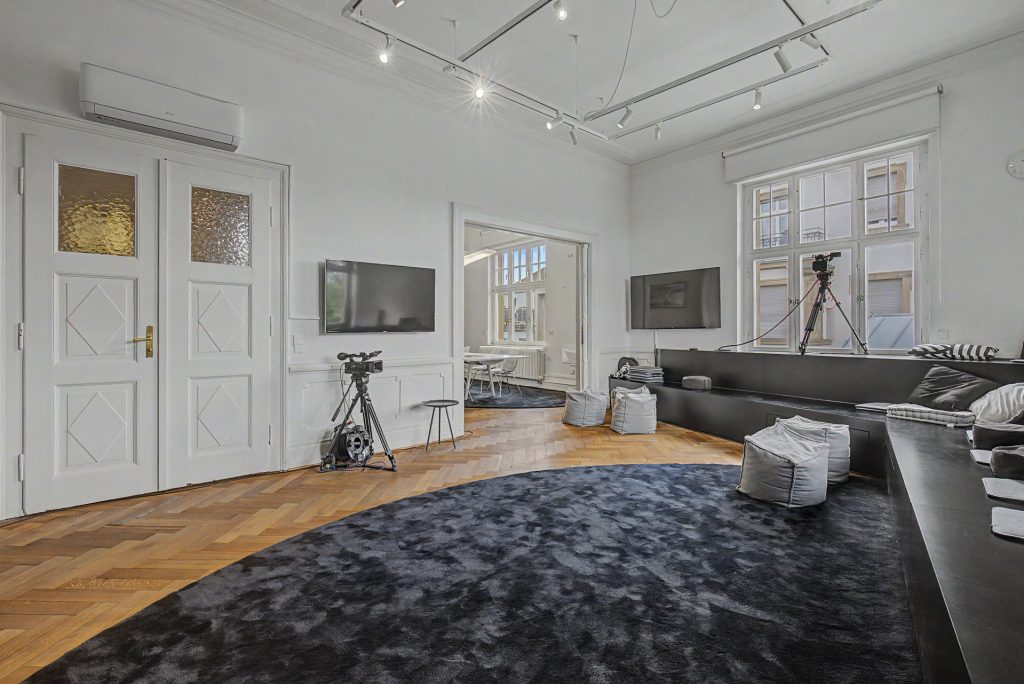 HUST Immobilien GmbH & Co. KG - Immobilienangebot - Karlsruhe / Weststadt - Alle - Außergewöhnliche Altbauwohnung mit mehr als 280 m² in der Karlsruher Weststadt