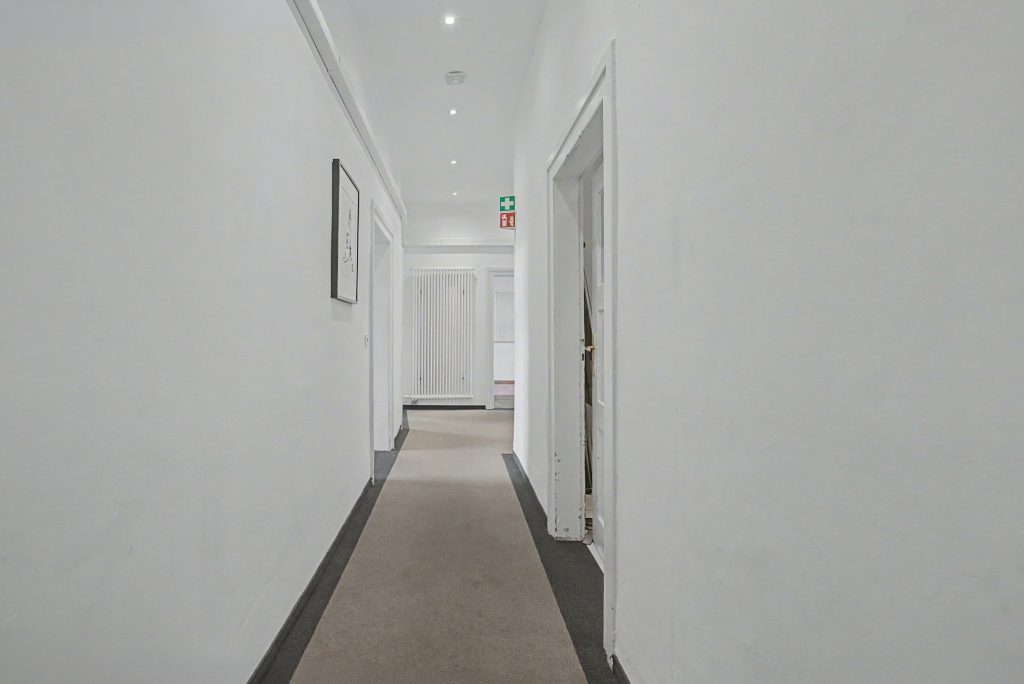 HUST Immobilien GmbH & Co. KG - Immobilienangebot - Karlsruhe / Weststadt - Alle - Außergewöhnliche Altbauwohnung mit mehr als 280 m² in der Karlsruher Weststadt