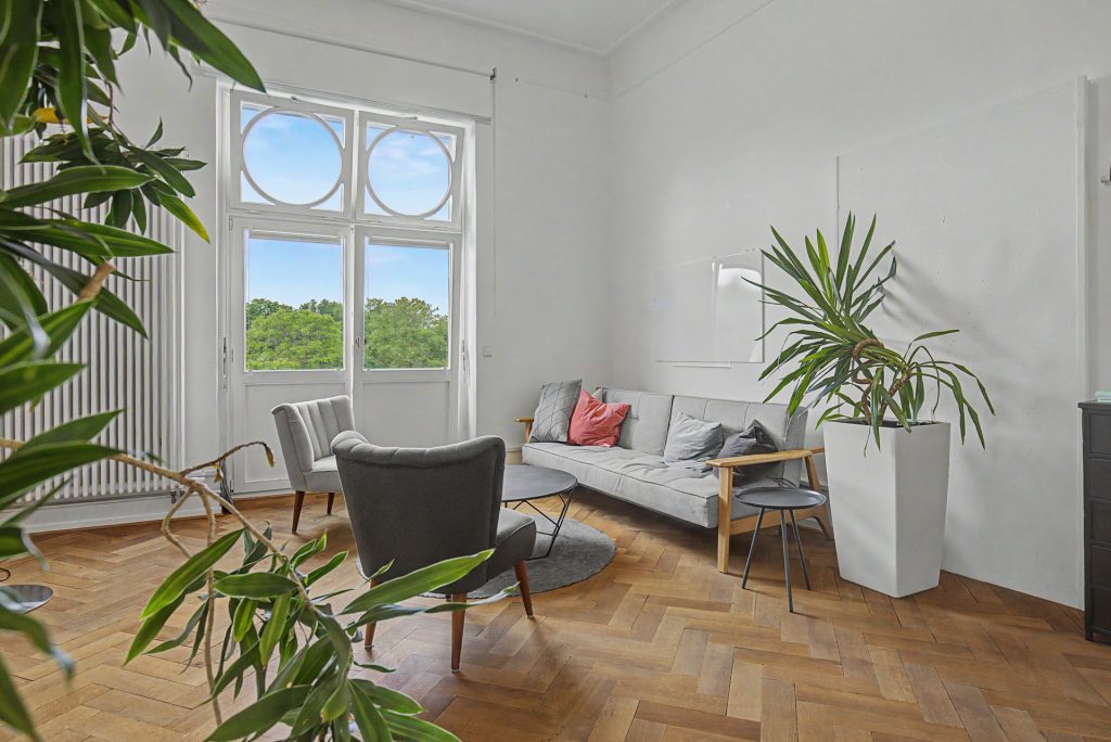 HUST Immobilien GmbH & Co. KG - Immobilienangebot - Karlsruhe / Weststadt - Alle - Außergewöhnliche Altbauwohnung mit mehr als 280 m² in der Karlsruher Weststadt