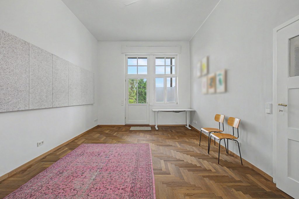 HUST Immobilien GmbH & Co. KG - Immobilienangebot - Karlsruhe / Weststadt - Alle - Außergewöhnliche Altbauwohnung mit mehr als 280 m² in der Karlsruher Weststadt