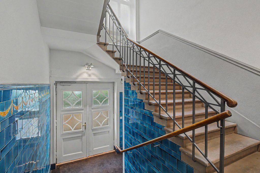 HUST Immobilien GmbH & Co. KG - Immobilienangebot - Karlsruhe / Weststadt - Alle - Außergewöhnliche Altbauwohnung mit mehr als 280 m² in der Karlsruher Weststadt