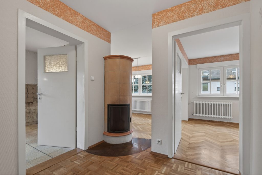 HUST Immobilien GmbH & Co. KG - Immobilienangebot - Keltern / Ellmendingen - Alle - Renovierungsbedürftiges Zweifamilienhaus in ruhiger Wohnlage von Keltern / Ellmendingen