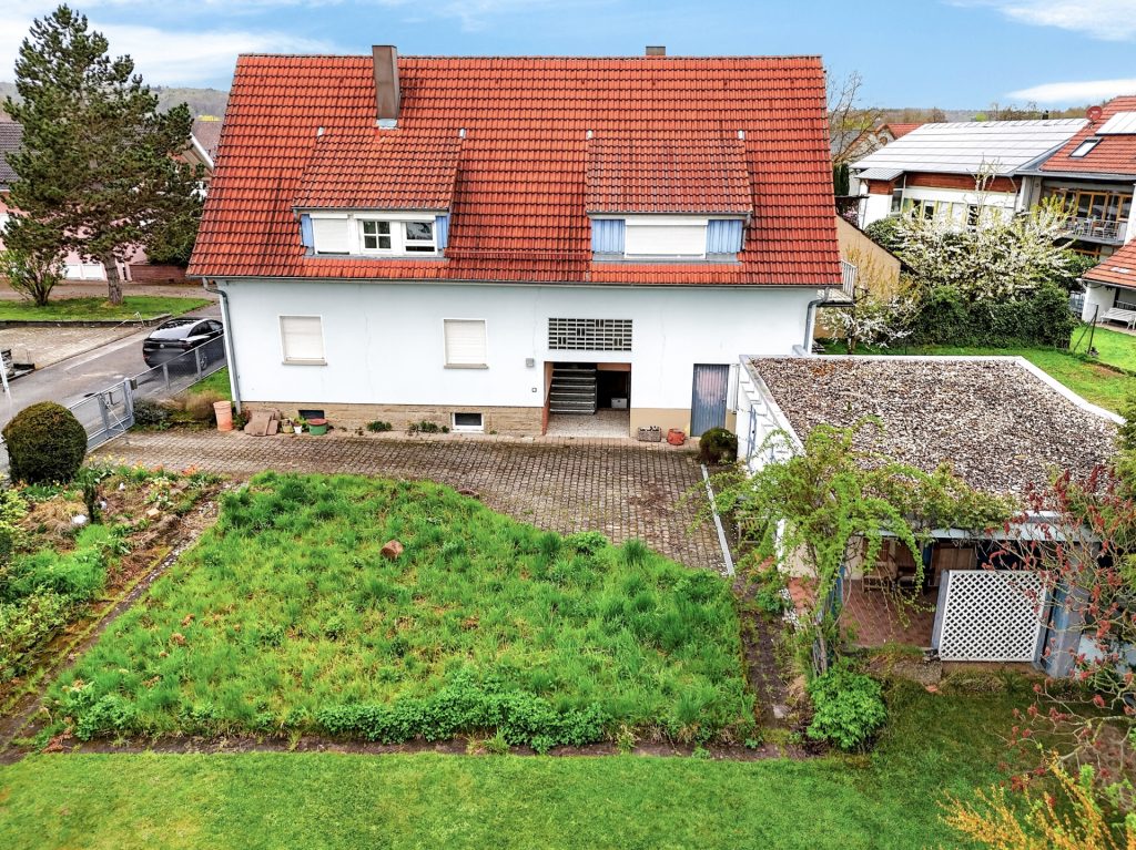 HUST Immobilien GmbH & Co. KG - Immobilienangebot - Keltern / Ellmendingen - Alle - Renovierungsbedürftiges Zweifamilienhaus in ruhiger Wohnlage von Keltern / Ellmendingen