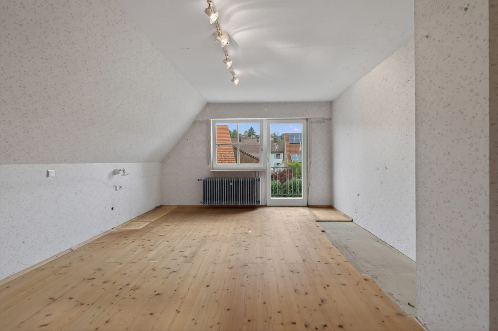 HUST Immobilien GmbH & Co. KG - Immobilienangebot - Keltern / Ellmendingen - Alle - Renovierungsbedürftiges Zweifamilienhaus in ruhiger Wohnlage von Keltern / Ellmendingen