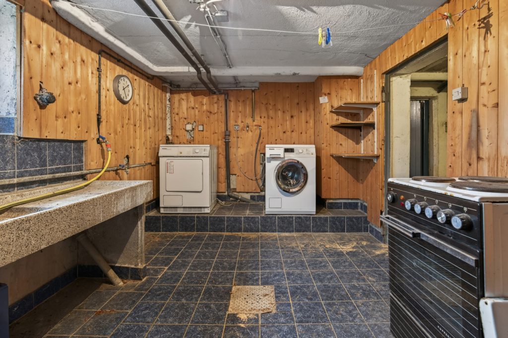 HUST Immobilien GmbH & Co. KG - Immobilienangebot - Keltern / Ellmendingen - Alle - Renovierungsbedürftiges Zweifamilienhaus in ruhiger Wohnlage von Keltern / Ellmendingen