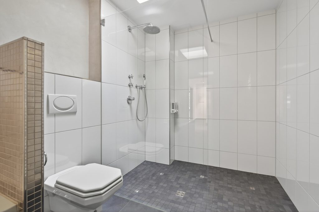 HUST Immobilien GmbH & Co. KG - Immobilienangebot - Waldbronn - Alle - Elegantes Penthouse mit 180° Dachterrasse und hellem Wohnkonzept