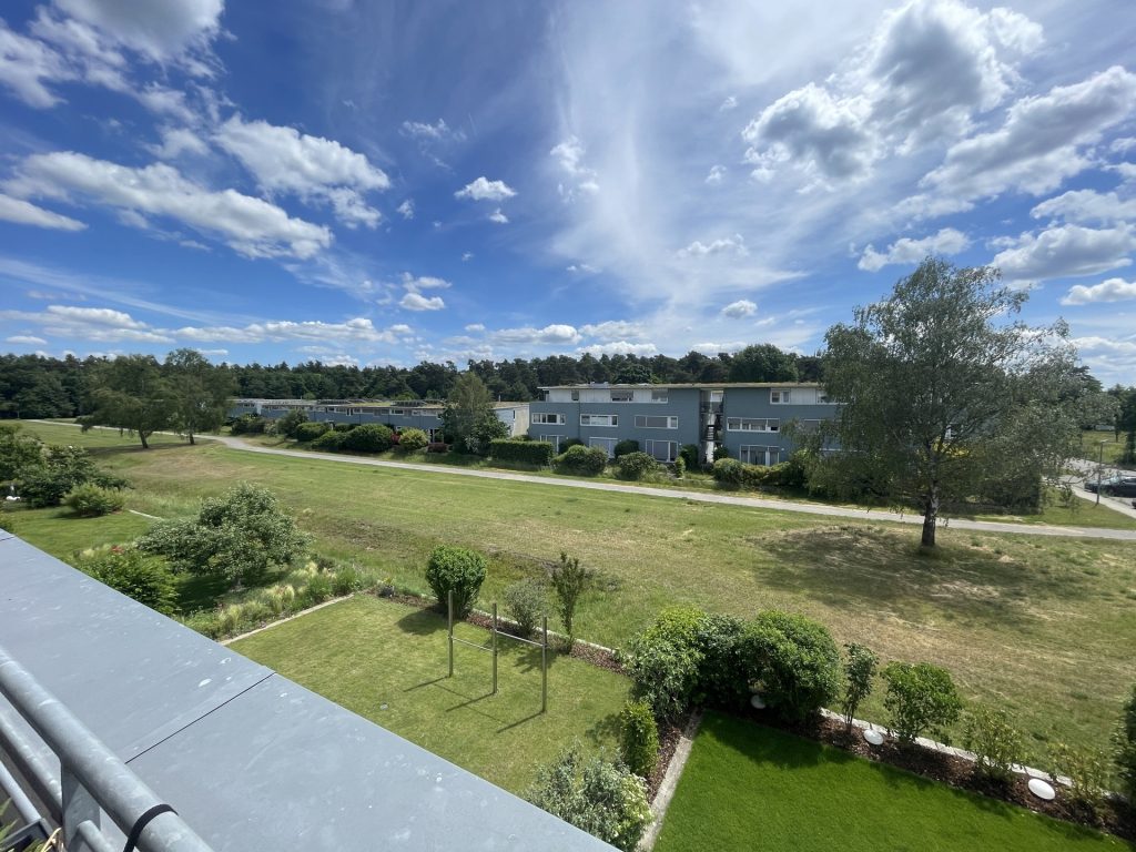HUST Immobilien GmbH & Co. KG - Immobilienangebot - Karlsruhe / Neureut - Alle - Exklusive 4-Zimmer-Wohnung mit 144 m² Wohnfläche und Dachterrasse in familienfreundlicher Lage