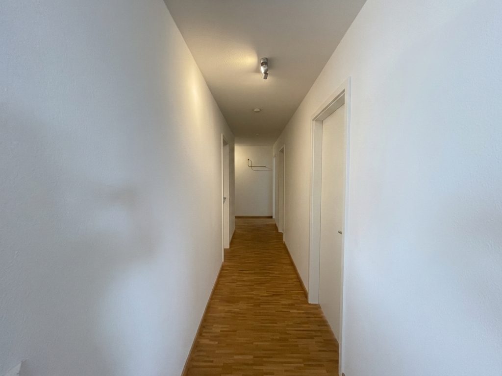 HUST Immobilien GmbH & Co. KG - Immobilienangebot - Karlsruhe / Neureut - Alle - Exklusive 4-Zimmer-Wohnung mit 144 m² Wohnfläche und Dachterrasse in familienfreundlicher Lage