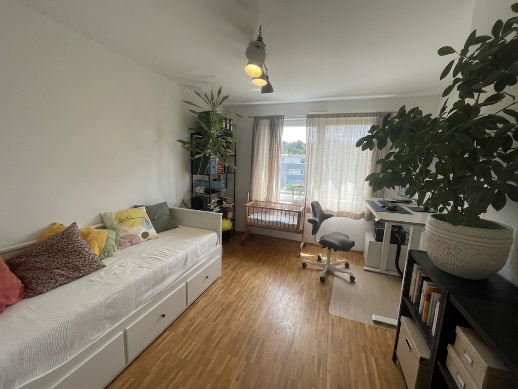 HUST Immobilien GmbH & Co. KG - Immobilienangebot - Karlsruhe / Neureut - Alle - Exklusive 4-Zimmer-Wohnung mit 144 m² Wohnfläche und Dachterrasse in familienfreundlicher Lage