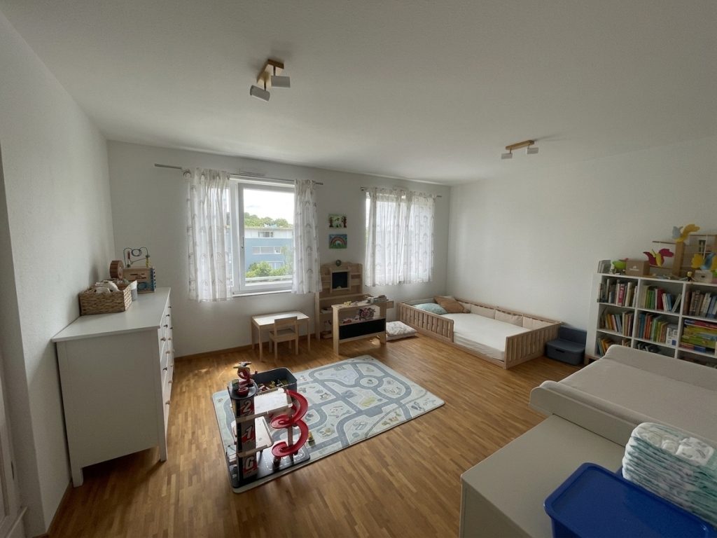 HUST Immobilien GmbH & Co. KG - Immobilienangebot - Karlsruhe / Neureut - Alle - Exklusive 4-Zimmer-Wohnung mit 144 m² Wohnfläche und Dachterrasse in familienfreundlicher Lage