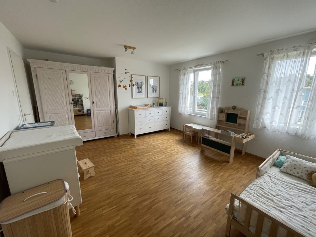 HUST Immobilien GmbH & Co. KG - Immobilienangebot - Karlsruhe / Neureut - Alle - Exklusive 4-Zimmer-Wohnung mit 144 m² Wohnfläche und Dachterrasse in familienfreundlicher Lage