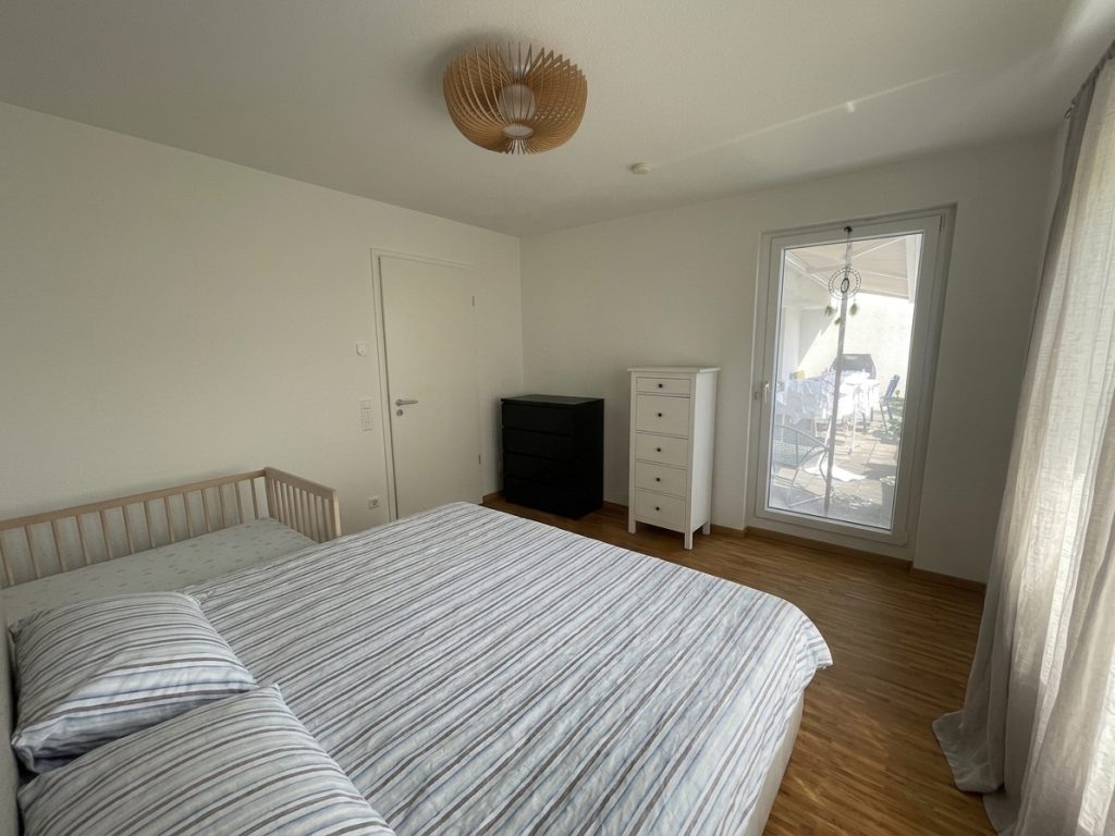 HUST Immobilien GmbH & Co. KG - Immobilienangebot - Karlsruhe / Neureut - Alle - Exklusive 4-Zimmer-Wohnung mit 144 m² Wohnfläche und Dachterrasse in familienfreundlicher Lage