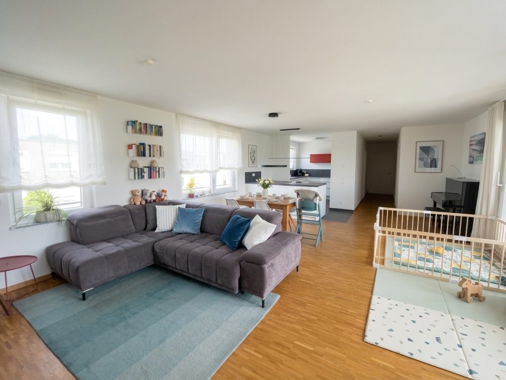 HUST Immobilien GmbH & Co. KG - Immobilienangebot - Karlsruhe / Neureut - Alle - Exklusive 4-Zimmer-Wohnung mit 144 m² Wohnfläche und Dachterrasse in familienfreundlicher Lage