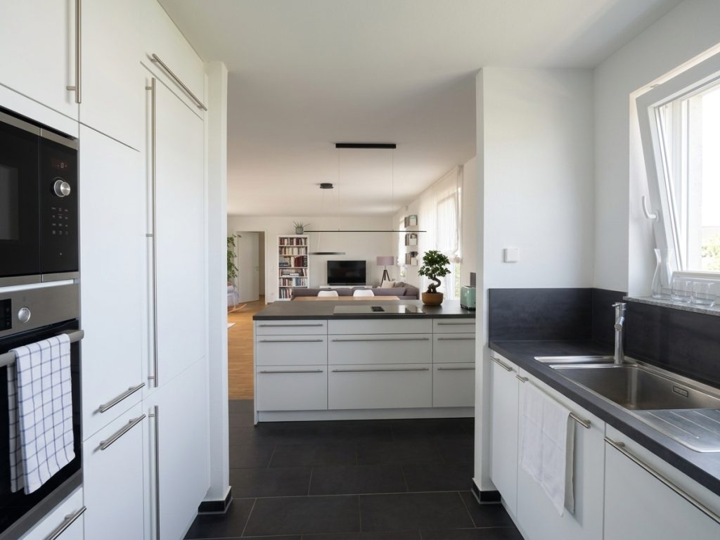 HUST Immobilien GmbH & Co. KG - Immobilienangebot - Karlsruhe / Neureut - Alle - Exklusive 4-Zimmer-Wohnung mit 144 m² Wohnfläche und Dachterrasse in familienfreundlicher Lage