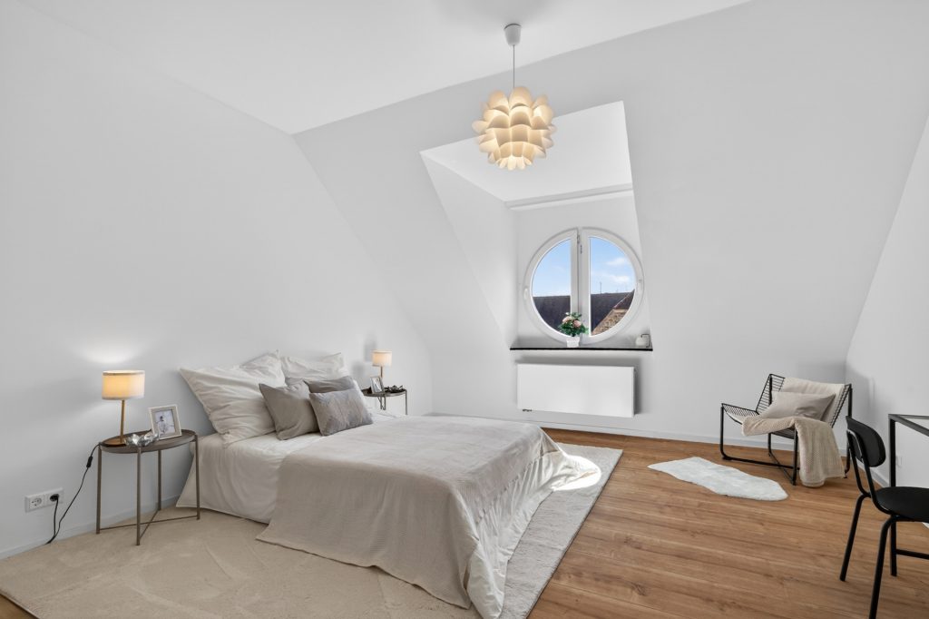 HUST Immobilien GmbH & Co. KG - Immobilienangebot - Karlsruhe / Oststadt - Alle - Bezugsfrei! Dachgeschoss-Juwel im denkmalgeschützten Gründerzeithaus – komplett renoviert