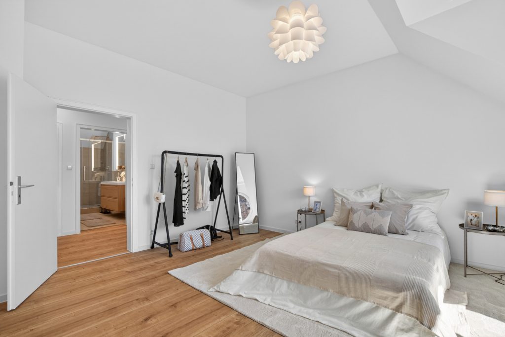 HUST Immobilien GmbH & Co. KG - Immobilienangebot - Karlsruhe / Oststadt - Alle - Bezugsfrei! Dachgeschoss-Juwel im denkmalgeschützten Gründerzeithaus – komplett renoviert