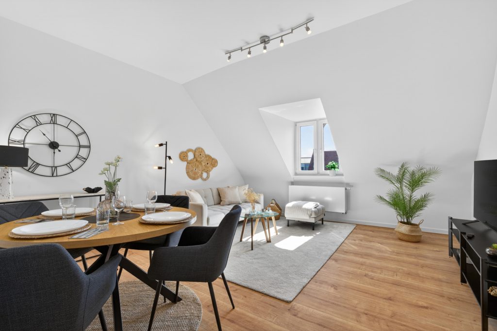 HUST Immobilien GmbH & Co. KG - Immobilienangebot - Karlsruhe / Oststadt - Alle - Bezugsfrei! Dachgeschoss-Juwel im denkmalgeschützten Gründerzeithaus – komplett renoviert