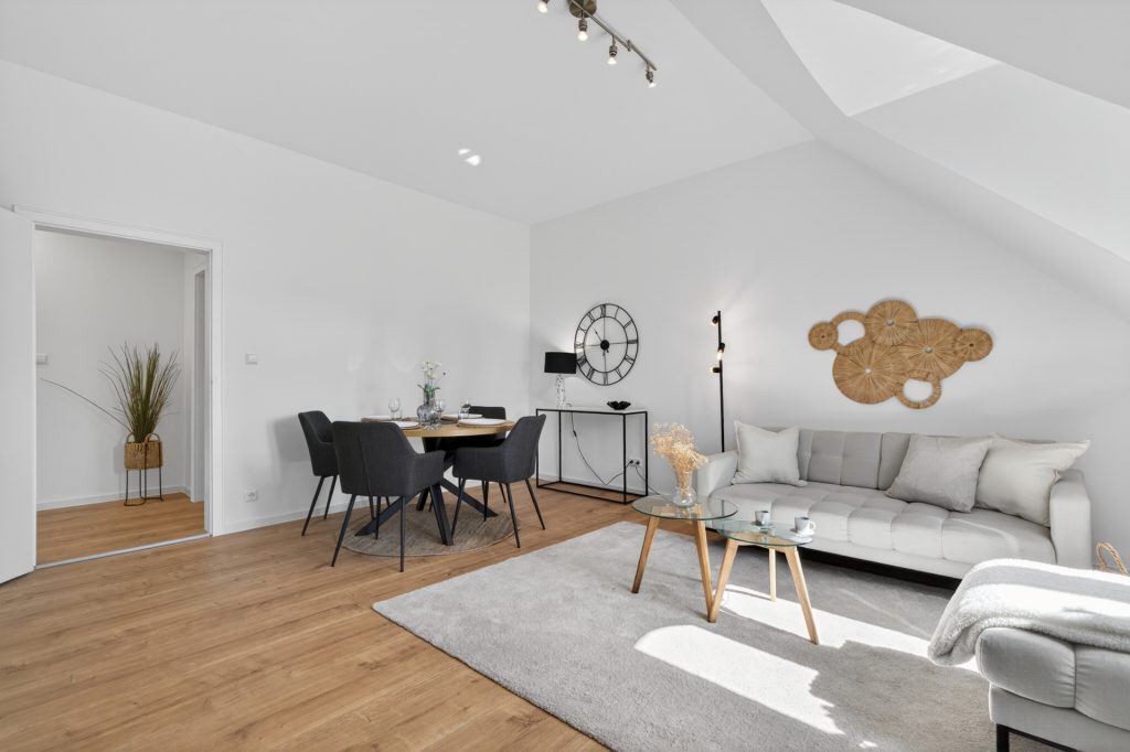 HUST Immobilien GmbH & Co. KG - Immobilienangebot - Karlsruhe / Oststadt - Alle - Bezugsfrei! Dachgeschoss-Juwel im denkmalgeschützten Gründerzeithaus – komplett renoviert