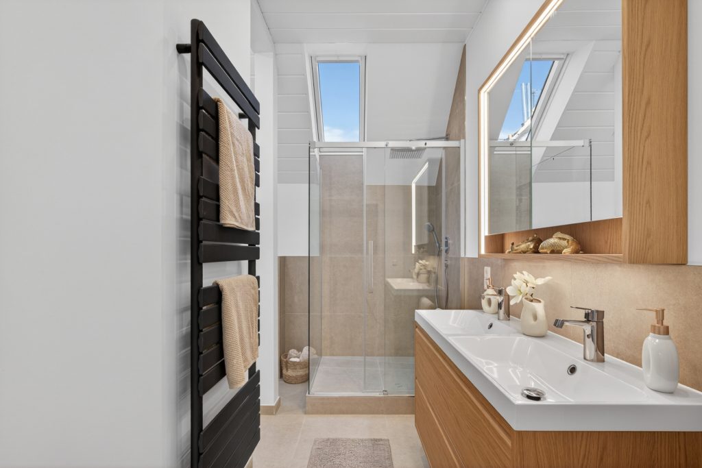 HUST Immobilien GmbH & Co. KG - Immobilienangebot - Karlsruhe / Oststadt - Alle - Bezugsfrei! Dachgeschoss-Juwel im denkmalgeschützten Gründerzeithaus – komplett renoviert