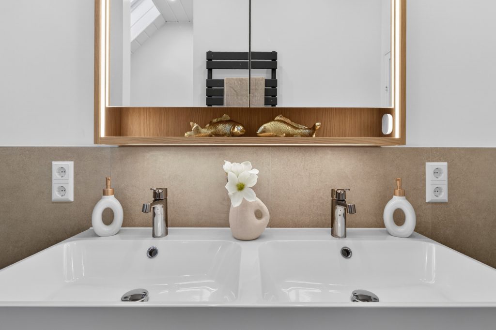 HUST Immobilien GmbH & Co. KG - Immobilienangebot - Karlsruhe / Oststadt - Alle - Bezugsfrei! Dachgeschoss-Juwel im denkmalgeschützten Gründerzeithaus – komplett renoviert