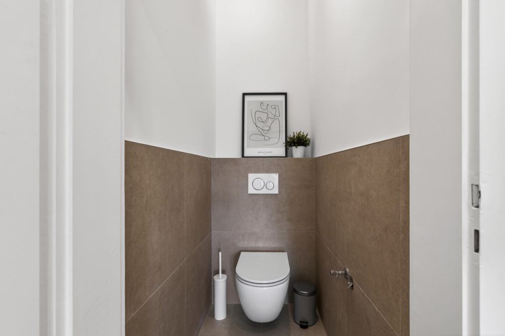 HUST Immobilien GmbH & Co. KG - Immobilienangebot - Karlsruhe / Oststadt - Alle - Bezugsfrei! Dachgeschoss-Juwel im denkmalgeschützten Gründerzeithaus – komplett renoviert