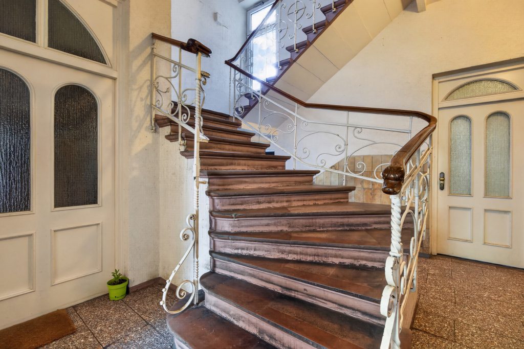 HUST Immobilien GmbH & Co. KG - Immobilienangebot - Karlsruhe / Oststadt - Alle - Bezugsfrei! Dachgeschoss-Juwel im denkmalgeschützten Gründerzeithaus – komplett renoviert